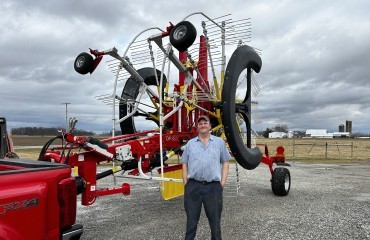Box 1 C & A Deloye Farms Purchased a Poettigner 882C Rake with Flowtast